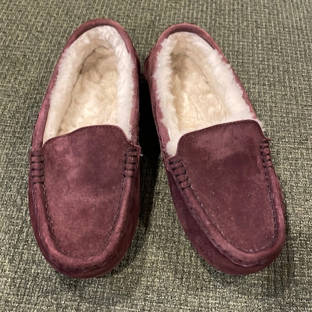 Nuknuuk plum color suede moccasins (sz 8)